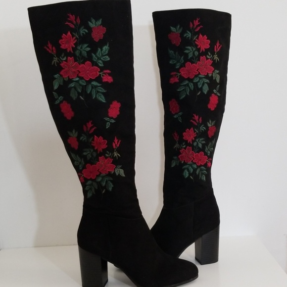 libby. edelman Shoes - Libby Edelman velour embroidered flowers size 7